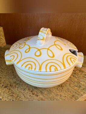 Gmundner Keramik "Dizzy Yellow" Soup Tureen — Handmade Austrian Ceramic, 2L